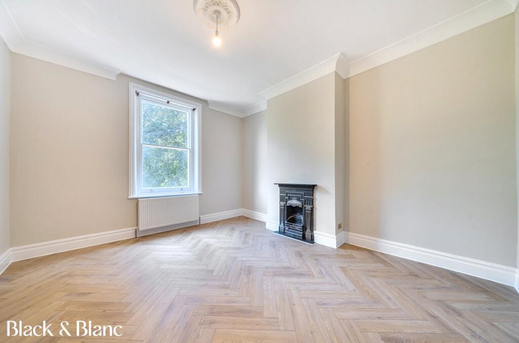 Apartment in Bromley - More