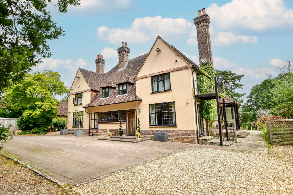 Main image of property: Chilworth Road, Chilworth, Southampton, SO16 7LA