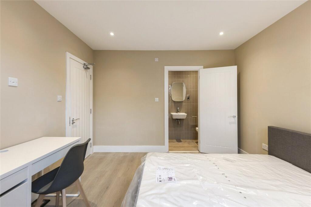 Apartment in London - View 4