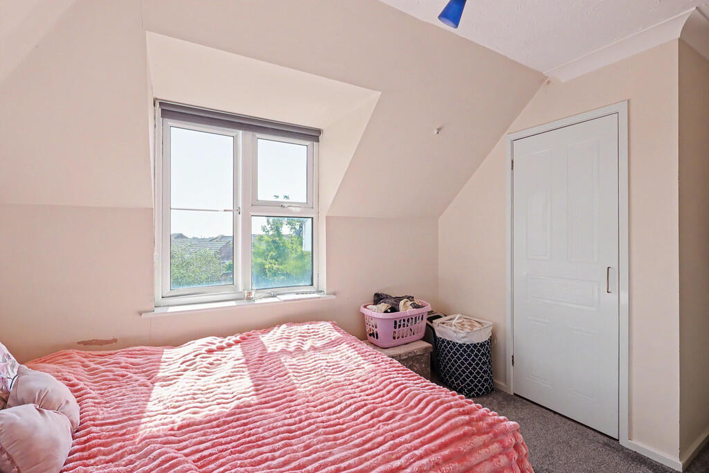 Apartment in Poole - More