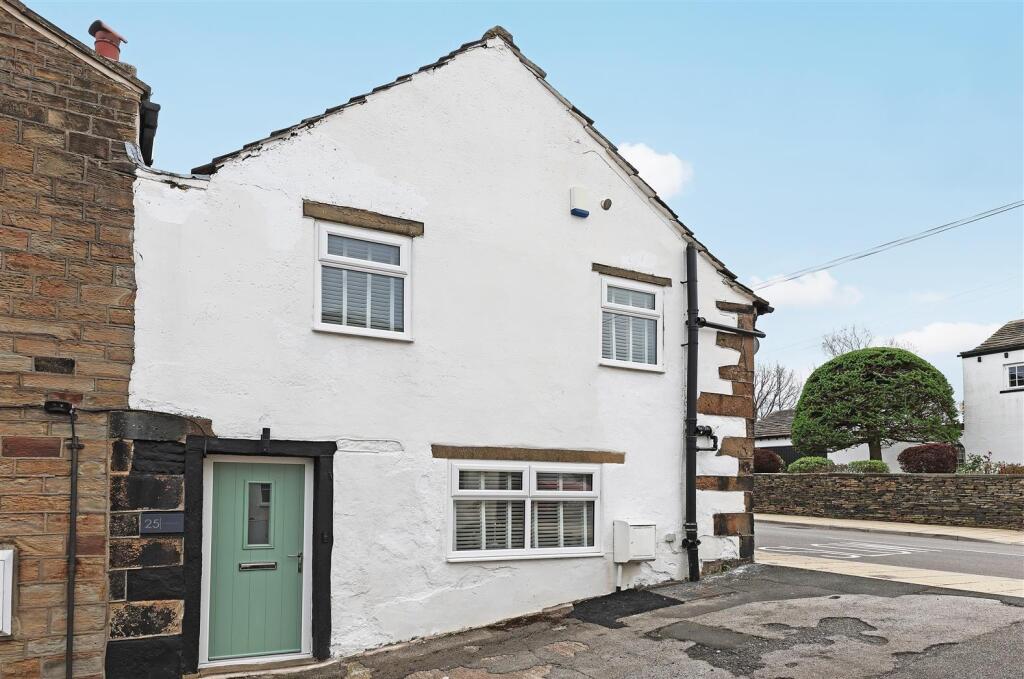2-bed house on Towngate, Highburton, Huddersfield, HD8 0QP, £200,000