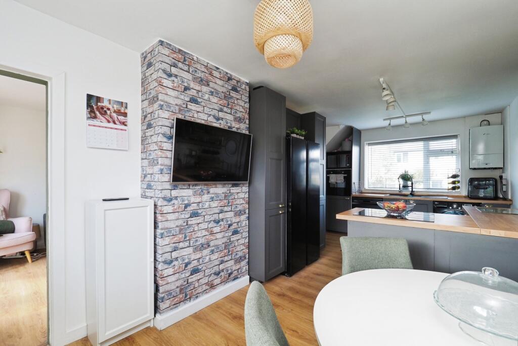 House in Nottingham, Clifton - More