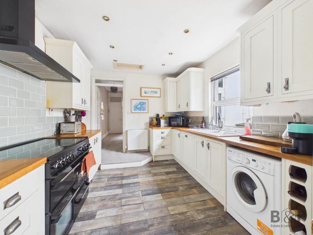 House in Bristol, Hillfields, Fishponds - More