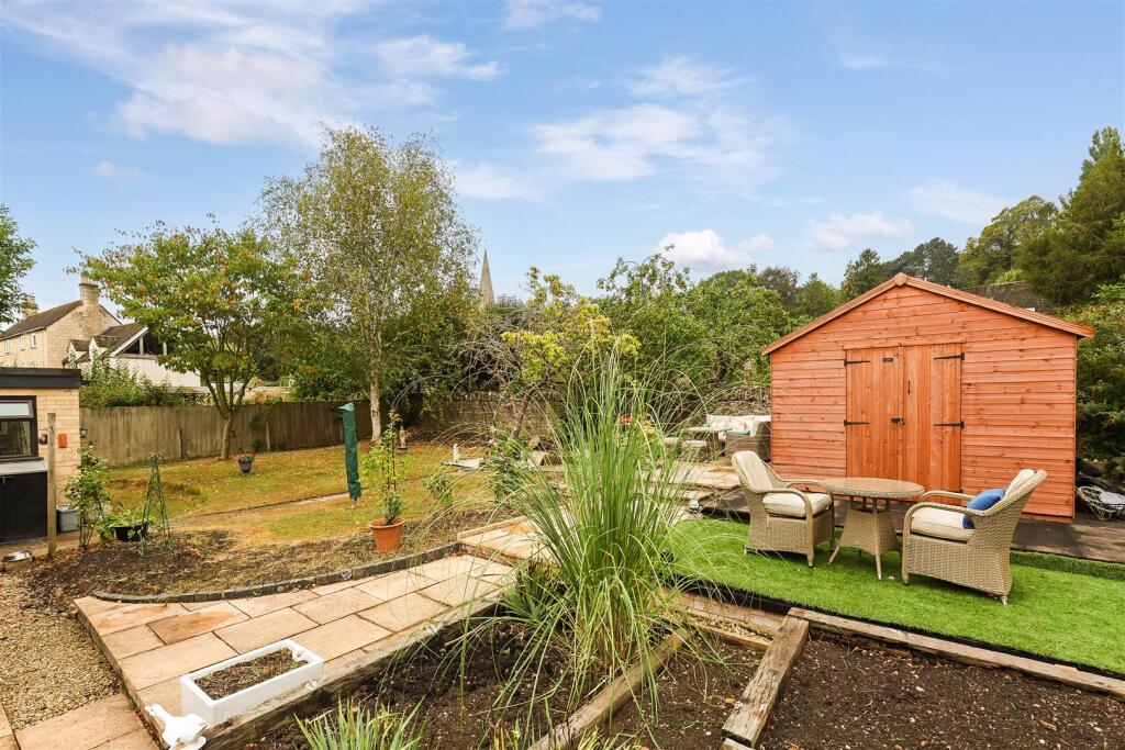 House in Gloucester - View 5