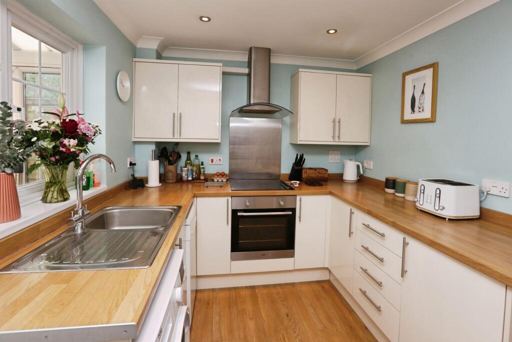 The Mews, Nursery Gardens, Chandler's Ford, Eastleigh, SO53 photo 3