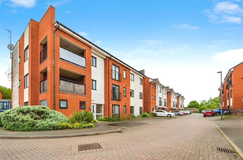 2-bed flat on Whitlock Grove, Warstock, Birmingham, £135,000