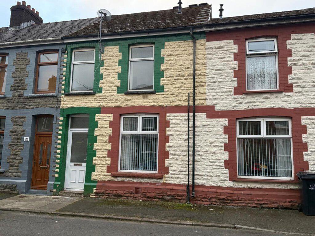 Main image of property: 30 Railway Street, Llanhilleth