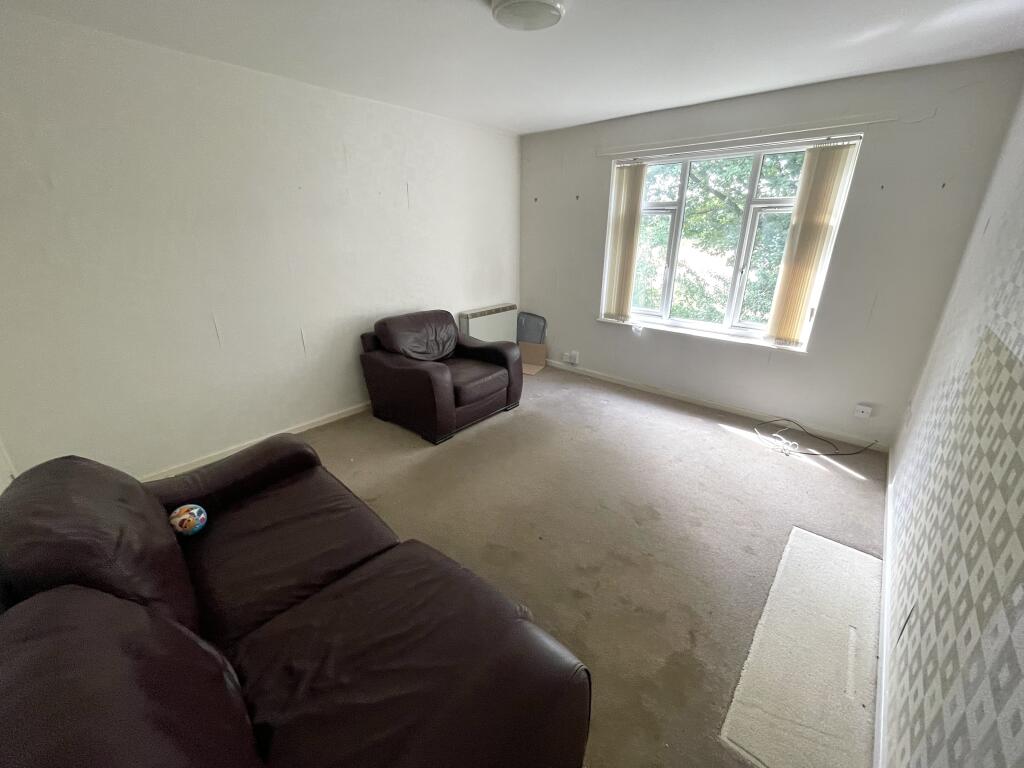 Apartment in Stockport, Woodley - View 3