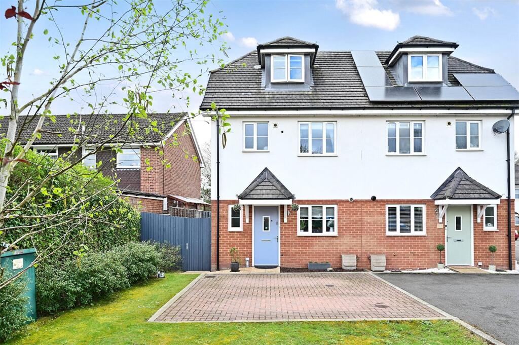 Main image of property: Sovereign Gardens, Ash Vale, Guildford, Surrey, GU12