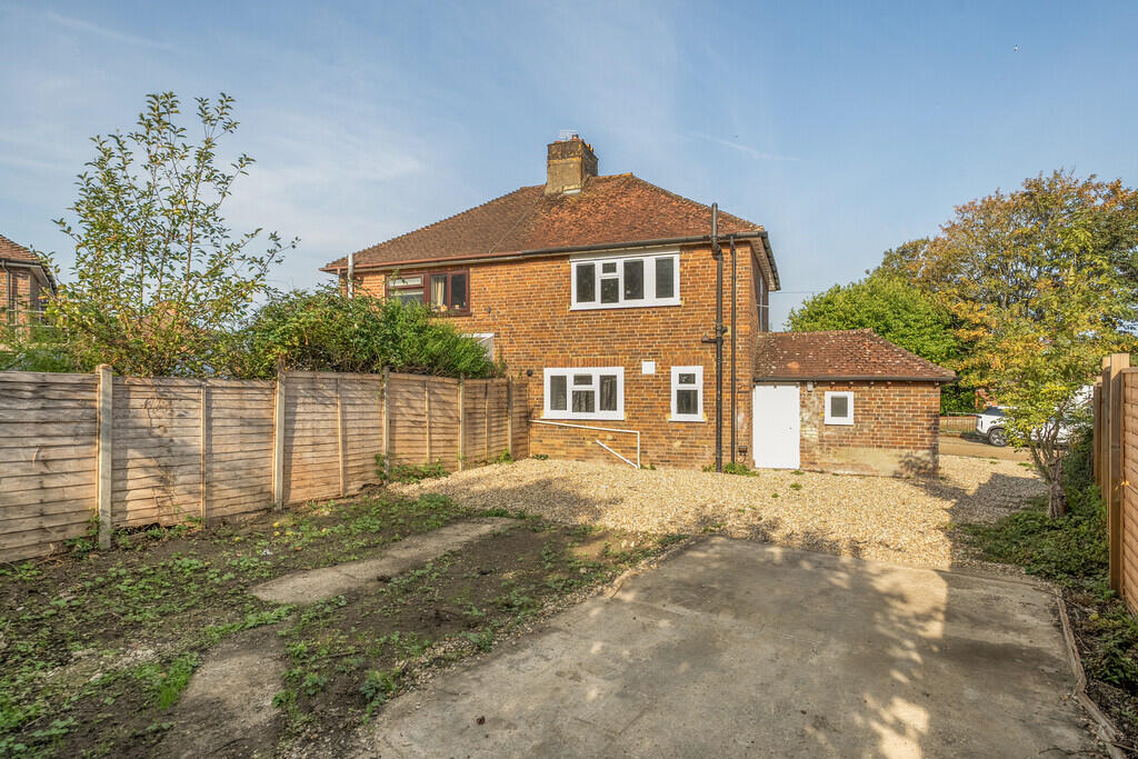 House in Redhill - View 3