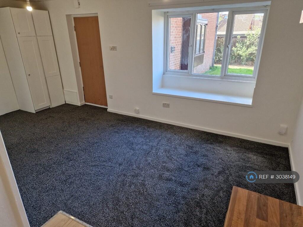 Apartment in Newcastle upon Tyne - View 4