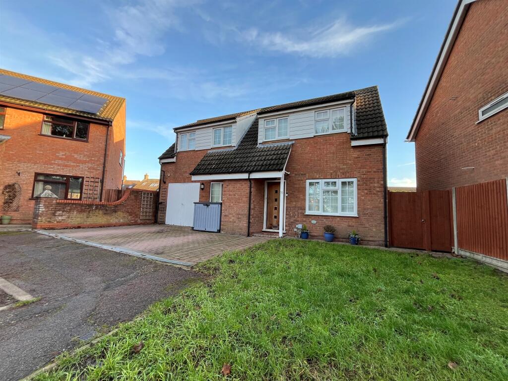 3-bed detached on Westell Close, Baldock, £475,000