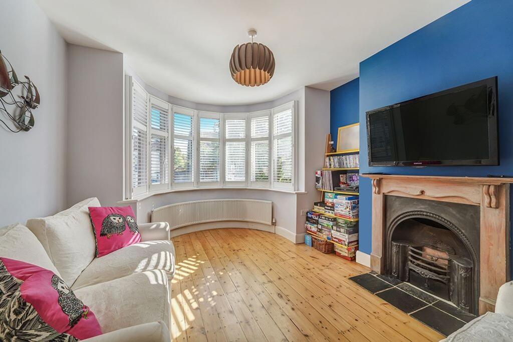 House in London, Berrylands - View 5