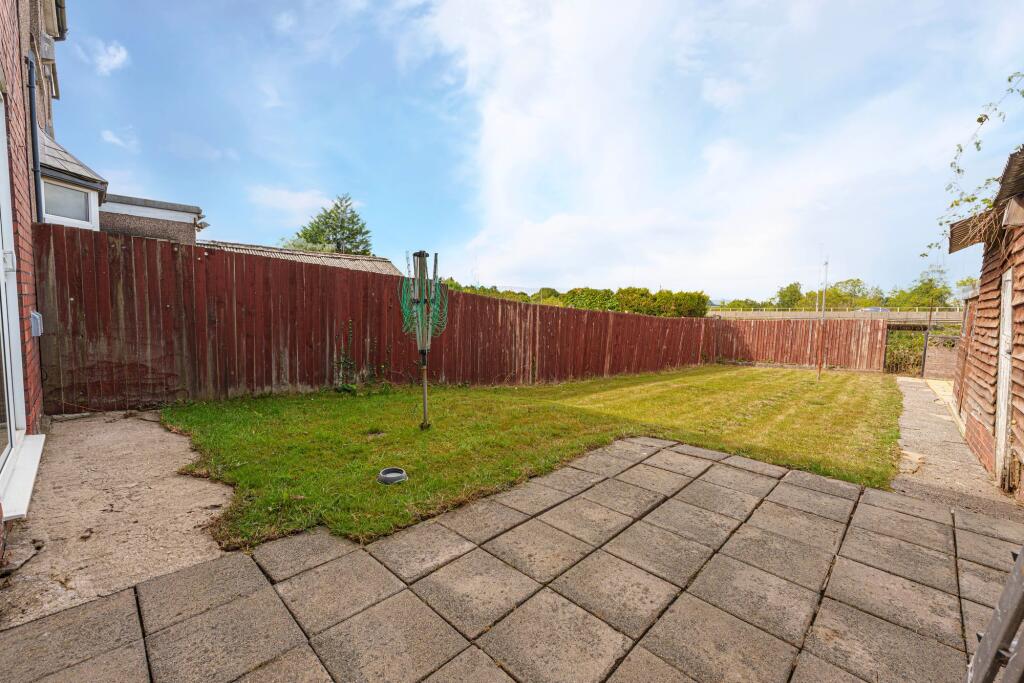 House in Newport - View 4