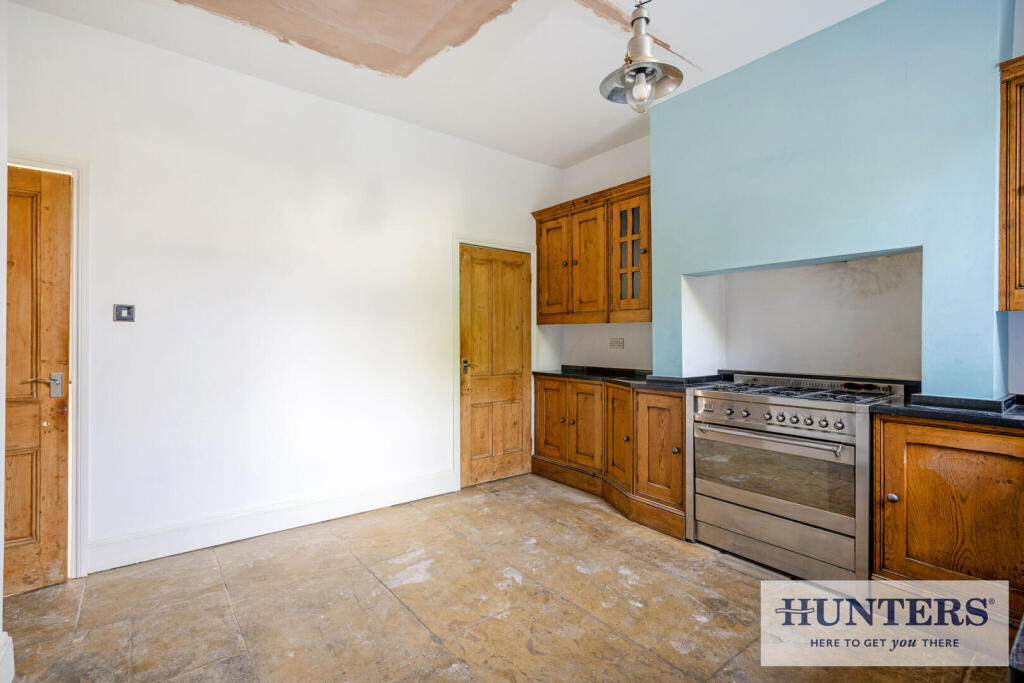 House in Leeds, White Cross, Guiseley - View 5