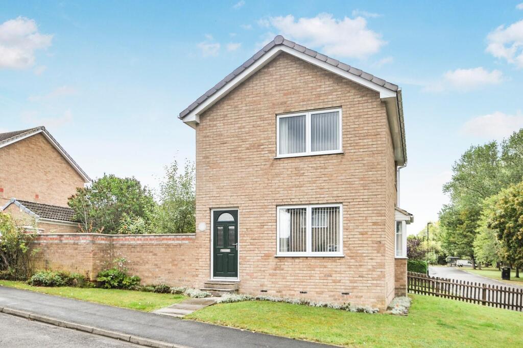 3-bed detached on Nunnington Crescent, Harrogate, £275,000