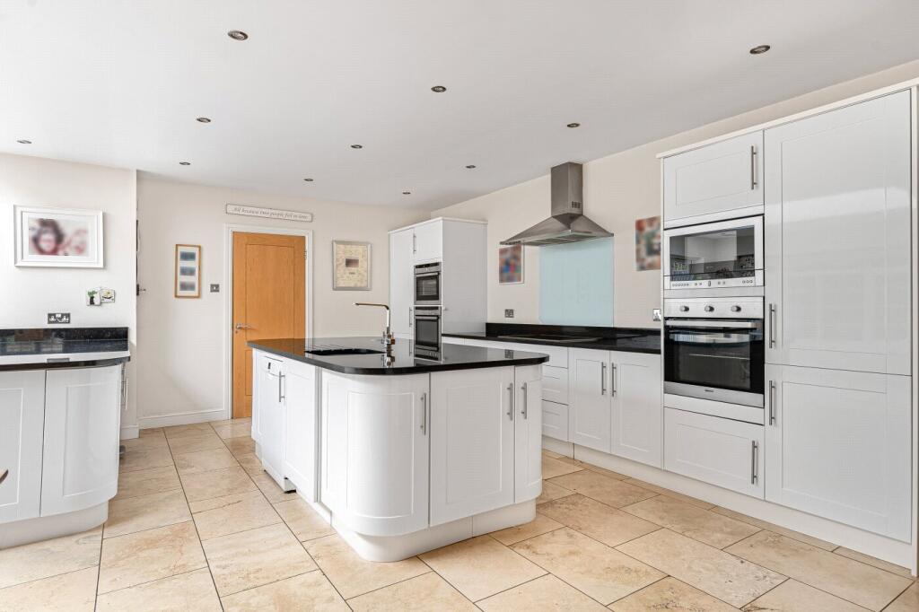 House in Guildford - View 4