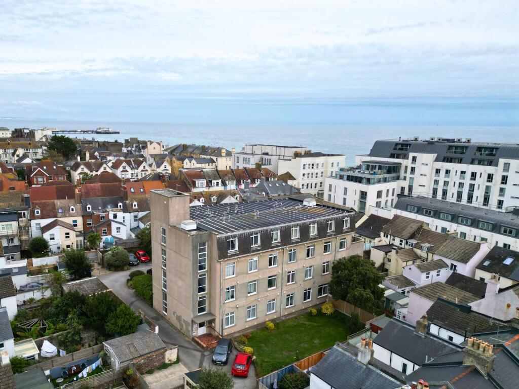 Apartment in Brighton - More