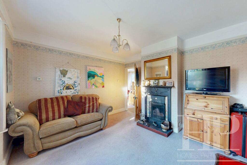 House in Crawley, West Green - View 4