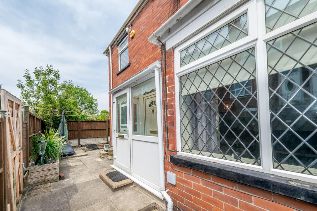 Granny Place, Churwell, LS27 7SL photo 2