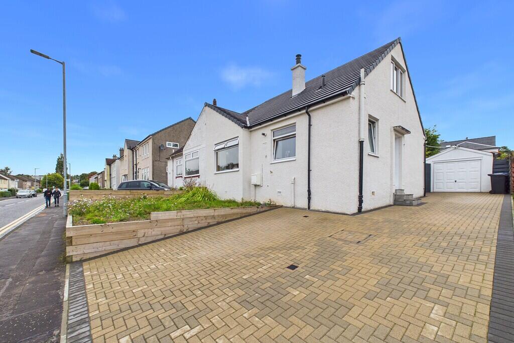 3-bed semi-detached on Whiteford Avenue, Dumbarton G82 3JT, £229,995