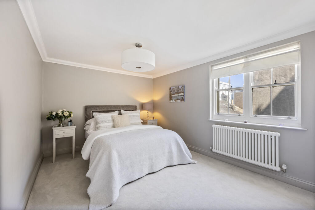 Brunswick Square, Hove, BN3 - View 3