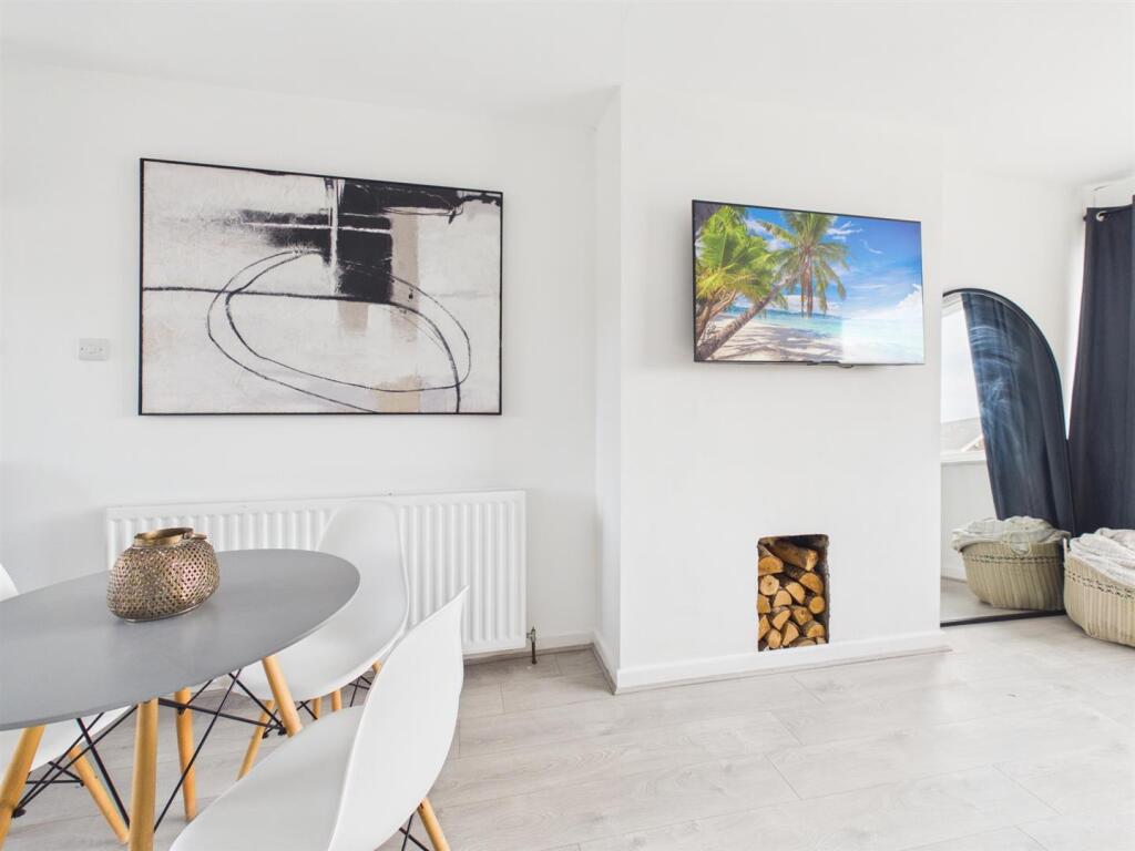 Apartment in Newcastle upon Tyne - View 4