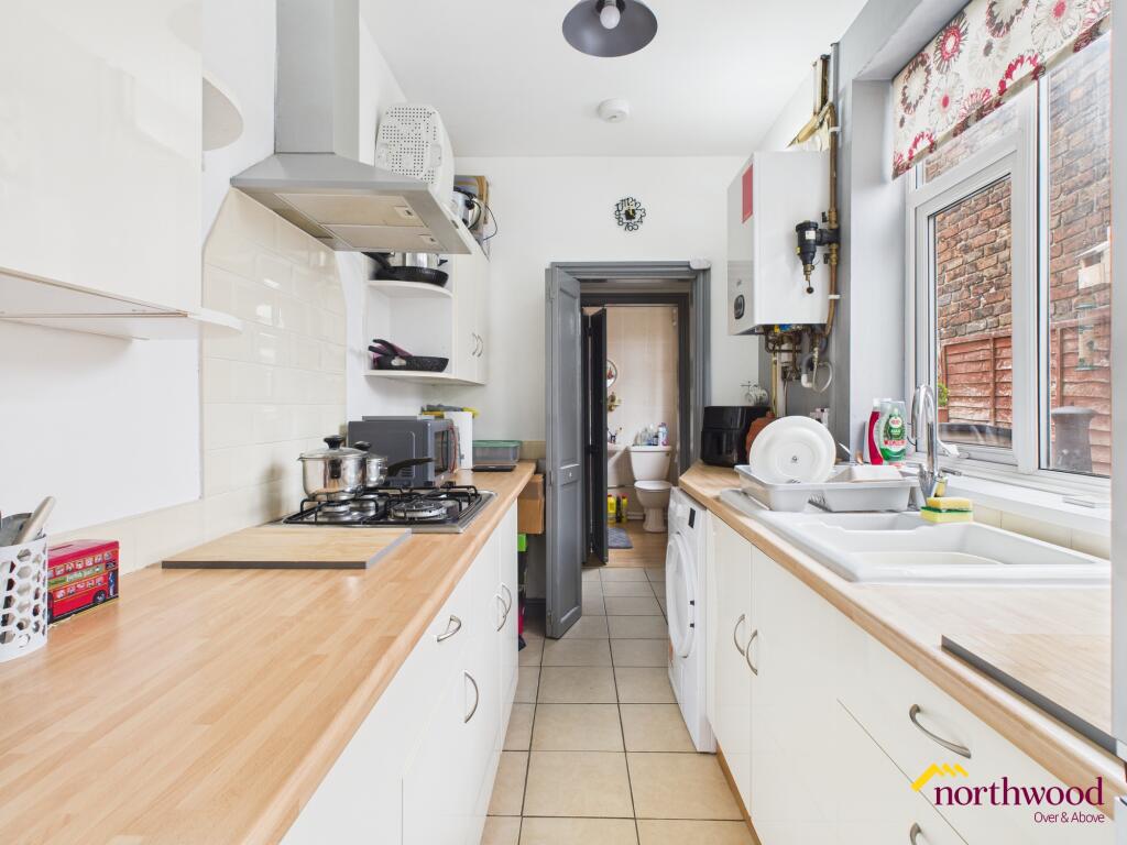 House in Stoke-on-Trent - View 4