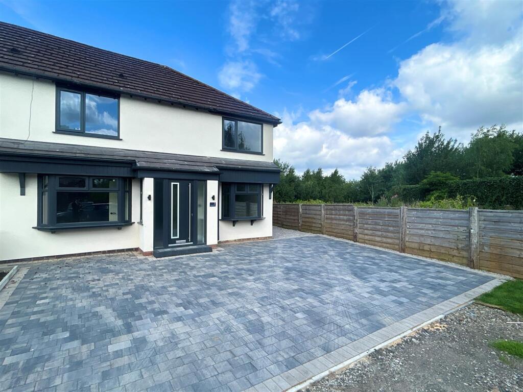 4-bed semi-detached on Wynfield Avenue, Wythenshawe, £450,000