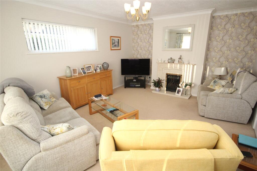 Crossmead Avenue, New Milton, Hampshire, BH25 photo 3