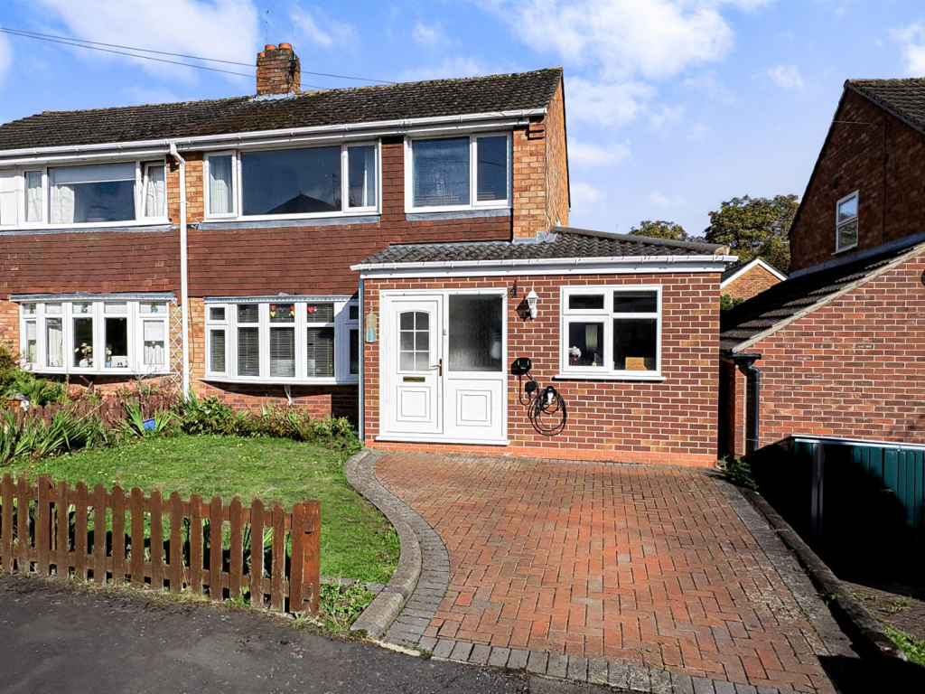 3-bed semi-detached on Elton Road, Bewdley, £289,950