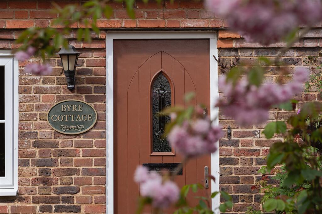 Main image of property: Nutfield Marsh Road, Nutfield, Redhill