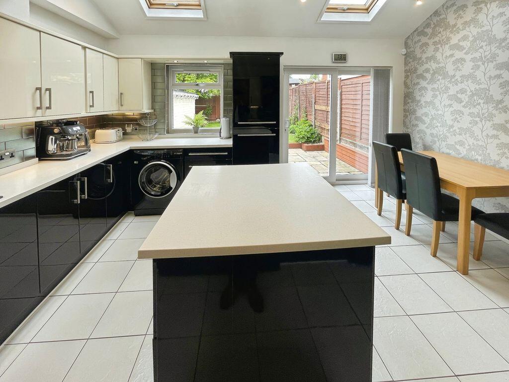 Barnfield Close, Egerton photo 4