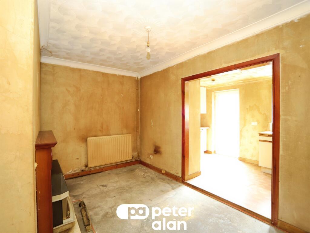 House in Markham, Argoed - View 4