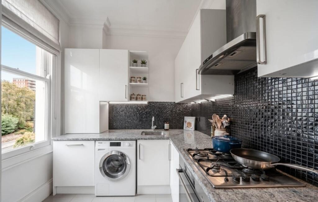 Parkhill Road, Belsize Park, London, NW3 photo 4