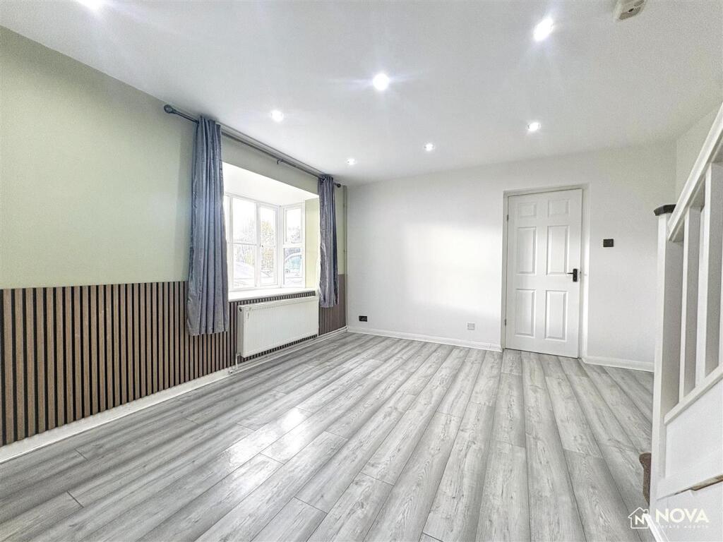 House in Luton - View 4
