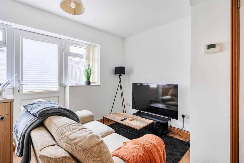 Apartment in Bristol, Southmead - View 2