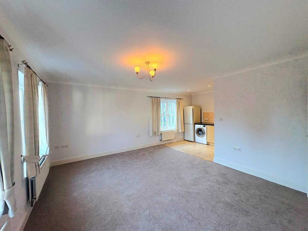 House in Mid Sussex, Haywards Heath - View 3