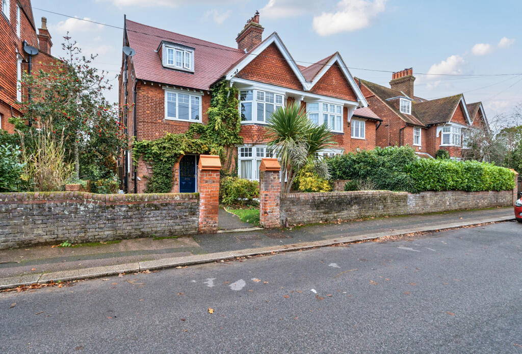 Main image of property: Smoke Lane, Reigate, Surrey, RH2