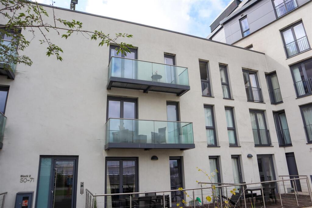 Main image of property: Hayes Apartments, Cardiff City Centre, CF10 1BF