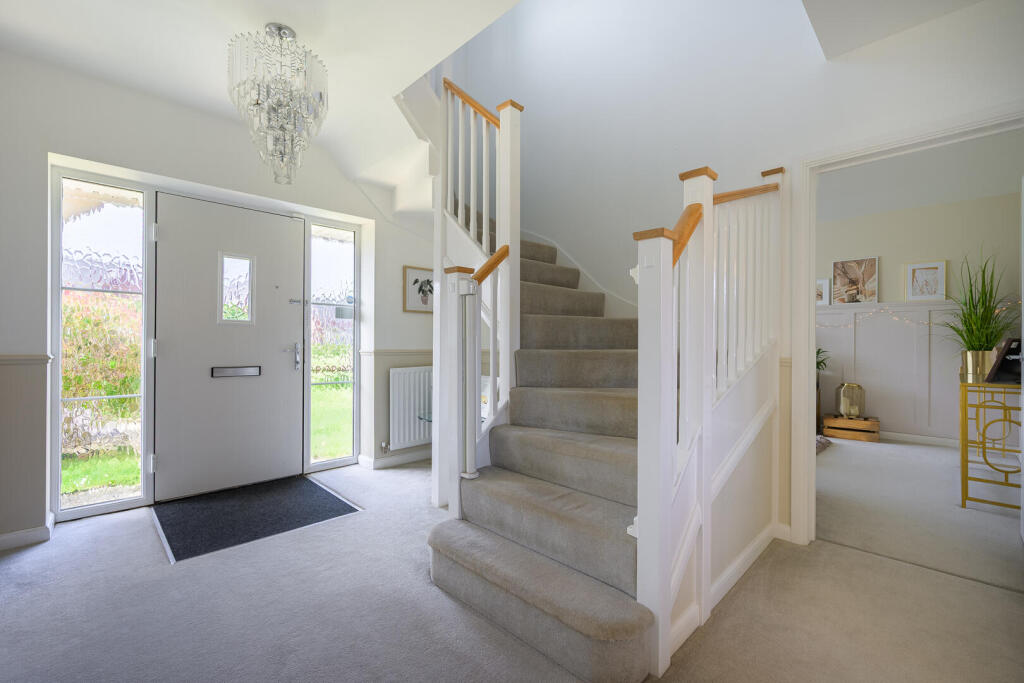 Lewis Crescent, Wellington, Telford photo 4