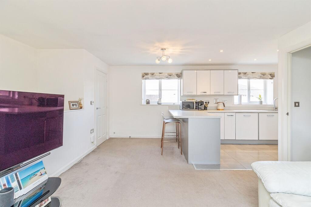 House in Milton Keynes, Great Linford - More
