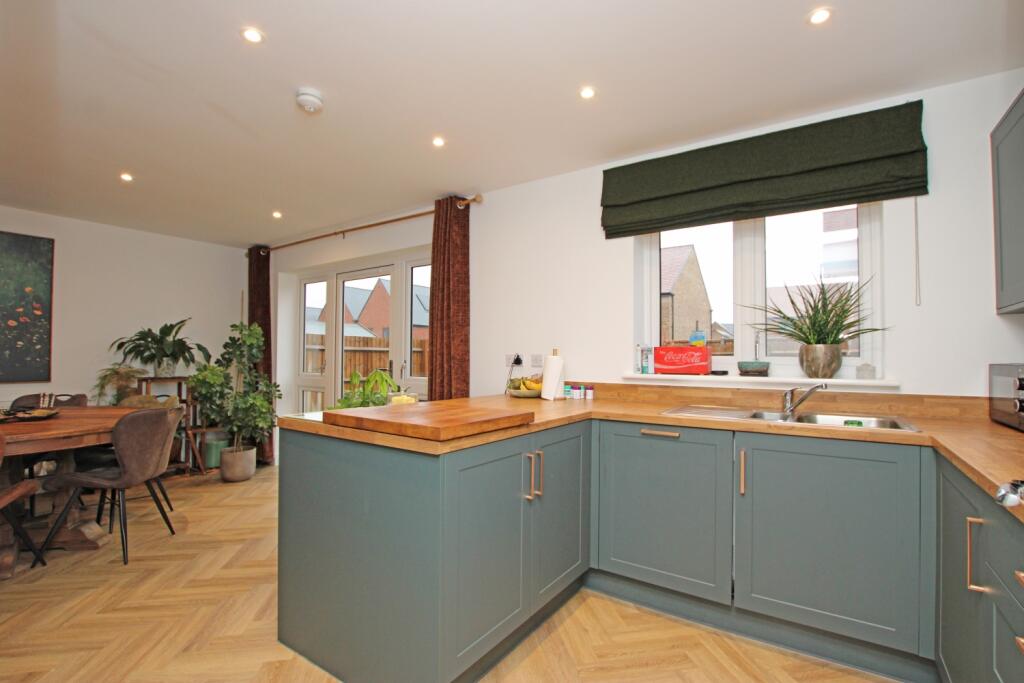 House in Kettering, North Northamptonshire - View 2