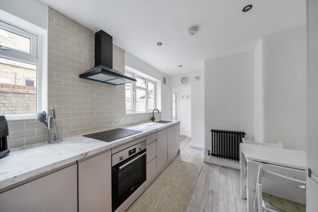 Apartment in London - View 3