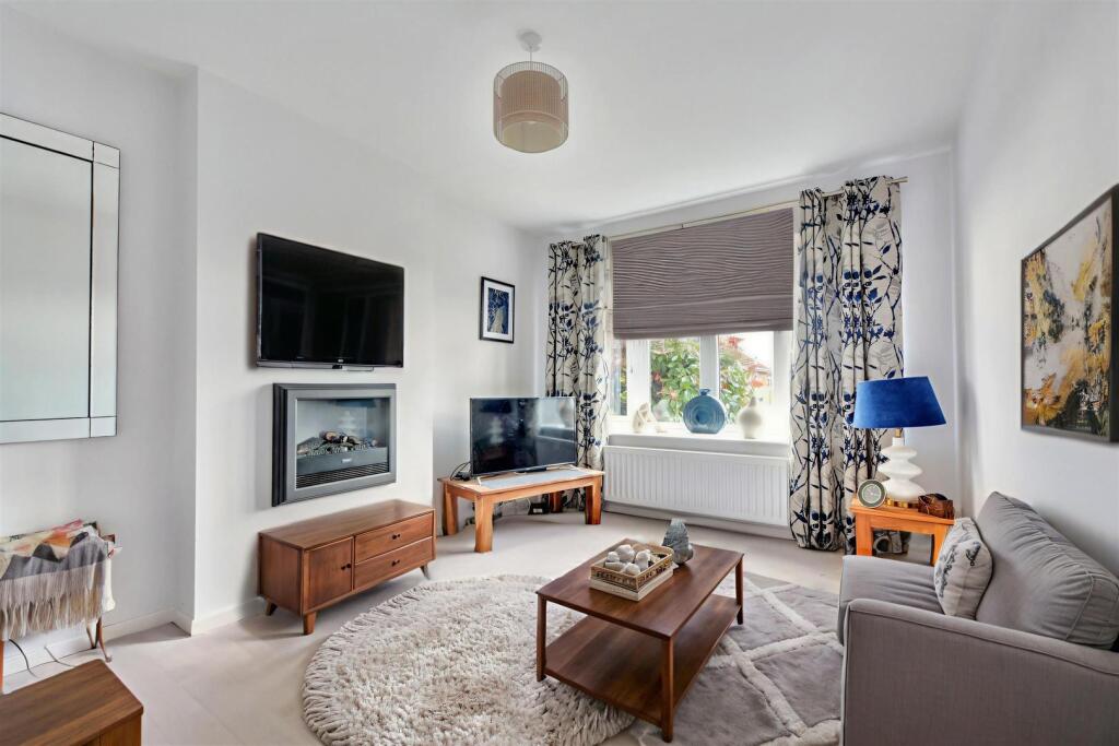 Orchard Drive, Calverton, Nottingham - View 3