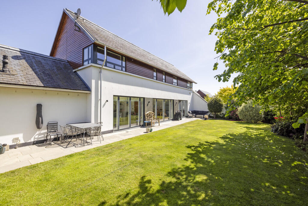 Main image of property: 1 Brighouse Park Rigg, Cramond, Edinburgh, EH4 6QU