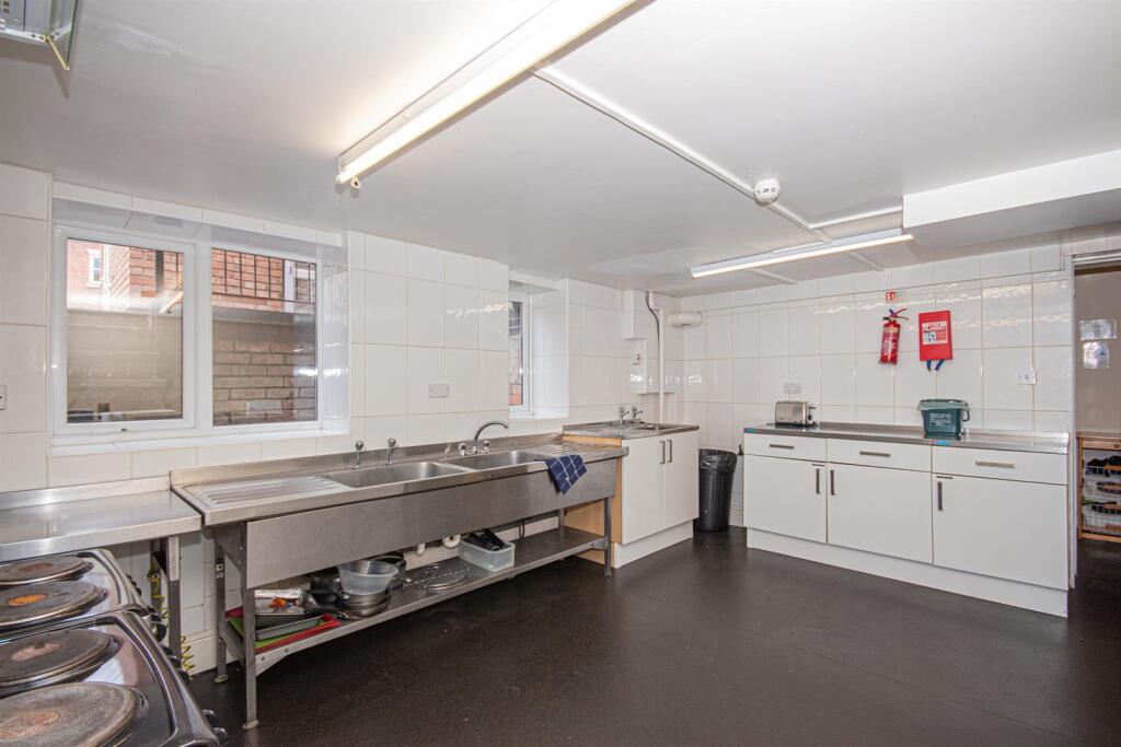 1 bedroom private hall for rent