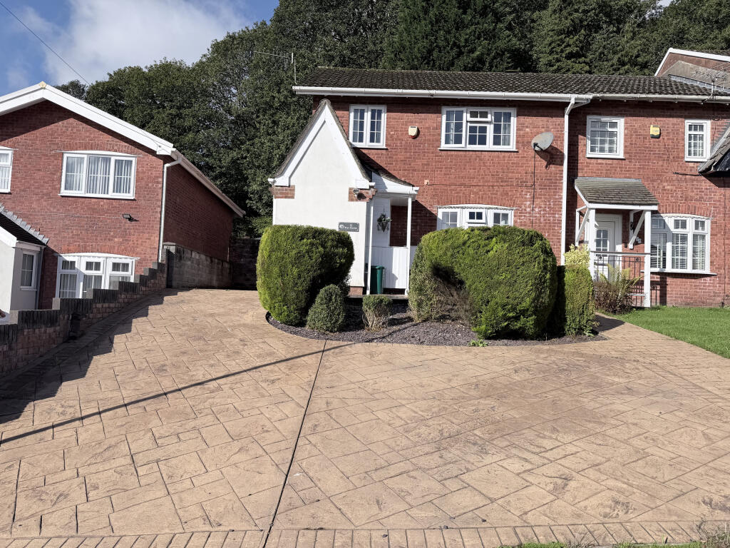 Main image of property: Bryn Rhedyn, Coed-y-cwm, Pontypridd, Rhondda Cynon Taf