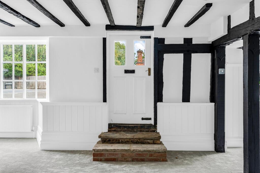 House in Ware, Thundridge - More
