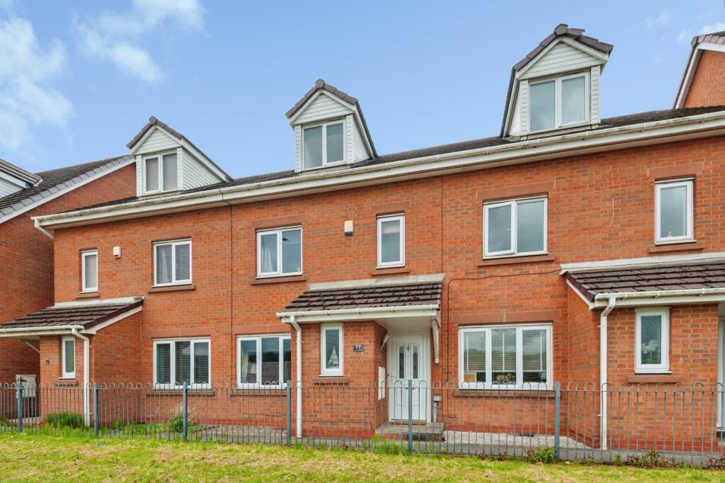 Main image of property: Elton Head Road, ST. HELENS, Merseyside, WA9
